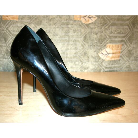 Schutz Black Patent Leather Pumps 9.5 B-10 / 41 - Picture 3 of 5